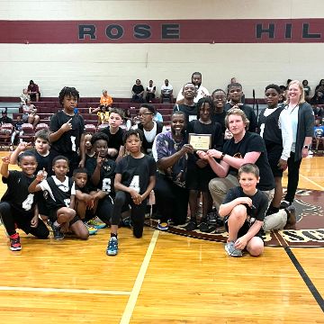  East wins basketball tournament 