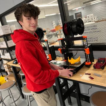 Student using 3D Printer